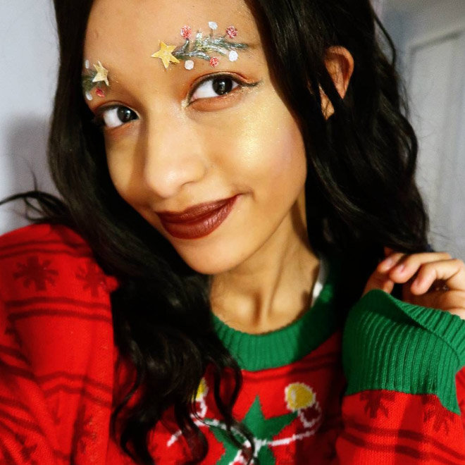 Christmas tree eyebrows makeup.