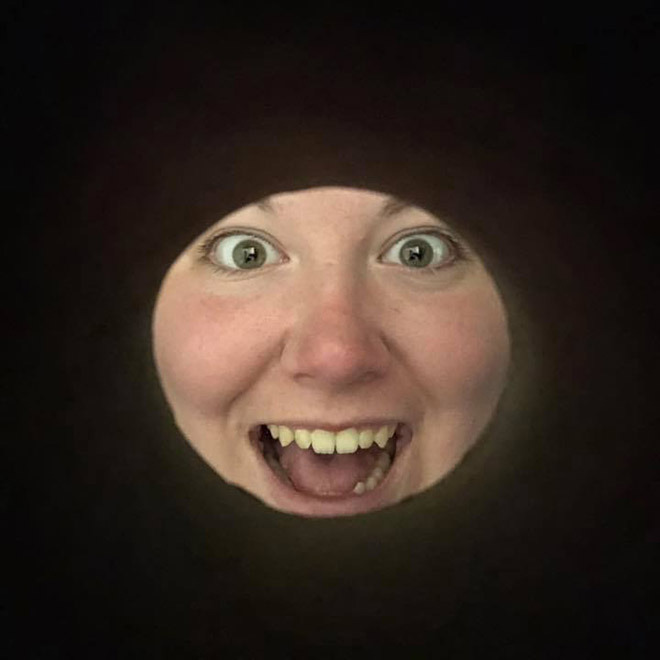 Wanna look like the Moon? Take a selfie through the toilet paper roll!