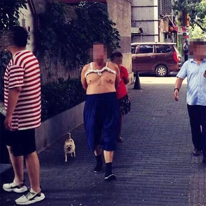 Beijing bikini wearer taking a walk.