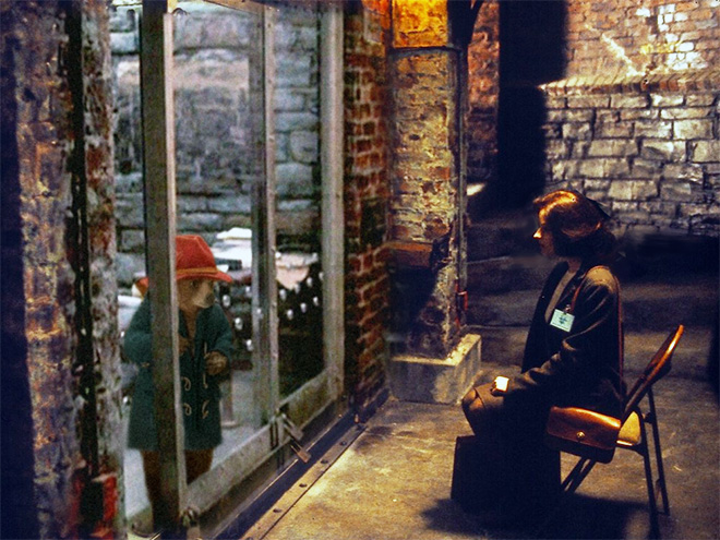 Paddington photoshopped into a famous movie scene.