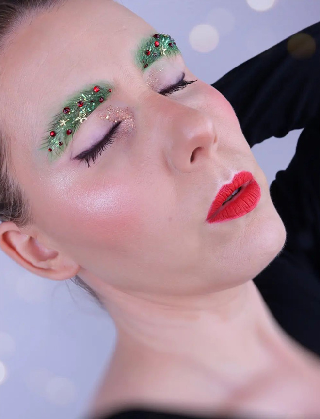 Christmas tree eyebrows Instagram trend in action.